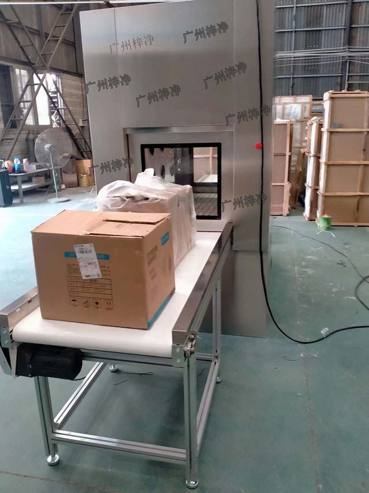 輸送線風(fēng)淋傳遞窗與輸送線貨淋室是潔凈室中用于物品傳遞和空氣凈化的關(guān)鍵設(shè)備。