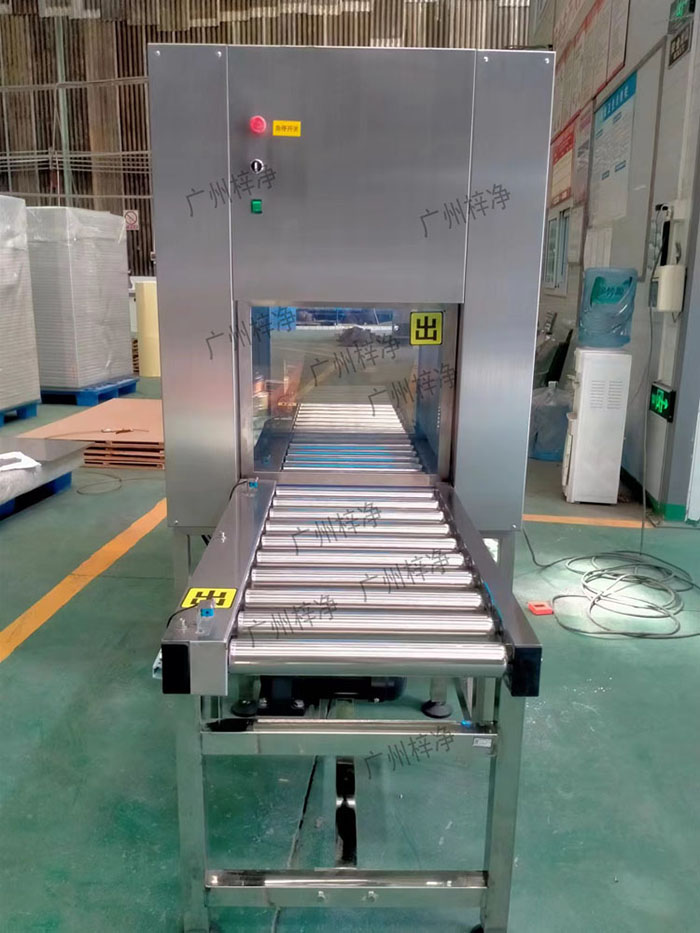 輸送線風(fēng)淋傳遞窗與輸送線貨淋室是潔凈室中用于物品傳遞和空氣凈化的關(guān)鍵設(shè)備。