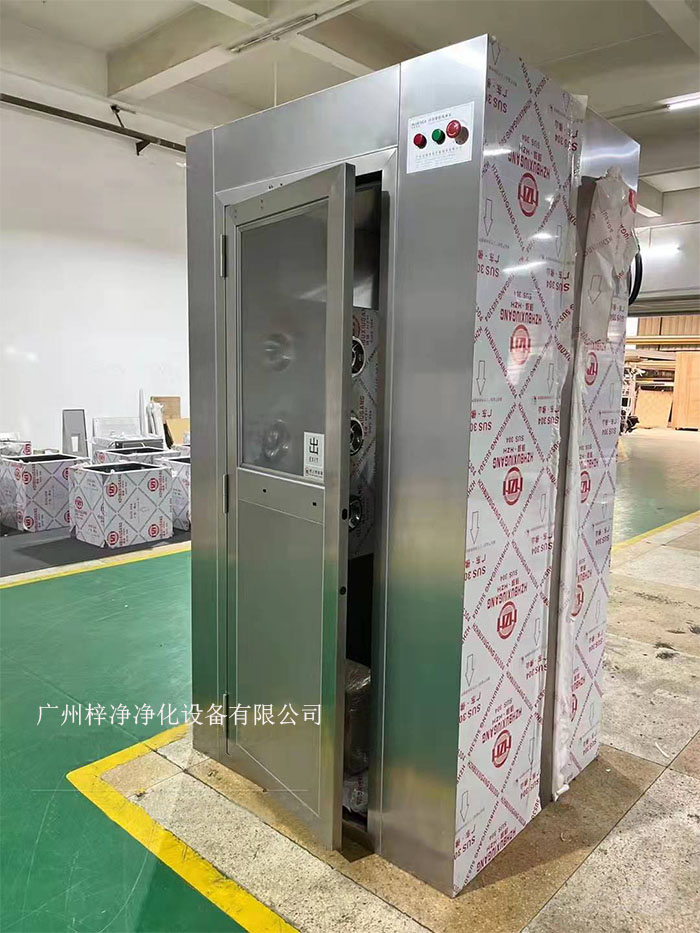醫藥行業風淋室主要用于實驗室等場所